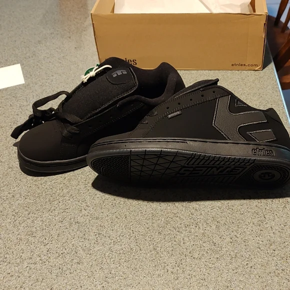 Etnies | Shoes | Mens Size 9 Etnies | Poshmark display picture 1
